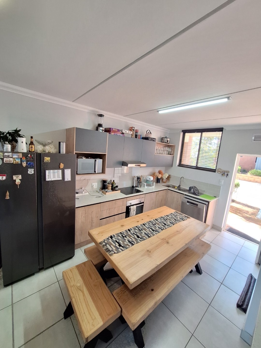 2 Bedroom Property for Sale in Vredekloof Western Cape
